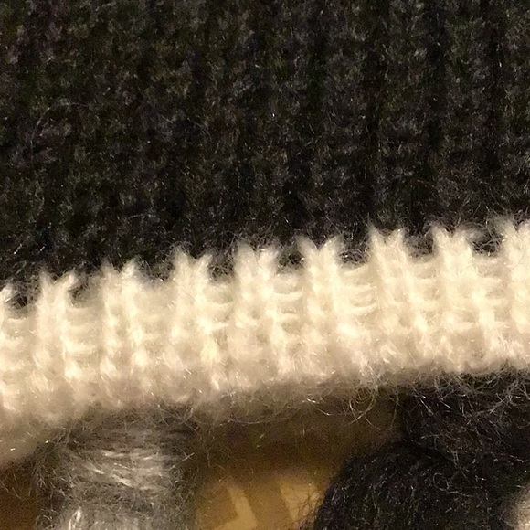 Libby Edelman tassel scarf - Picture 7 of 8